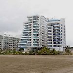 Apartamento frente al mar vistas panoramicas y piscina