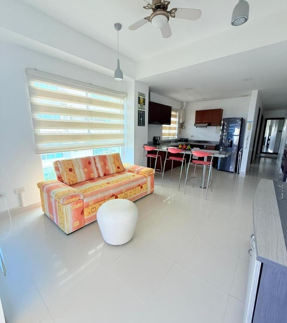 Apartamento frente al mar vistas panoramicas y piscina Apartamento