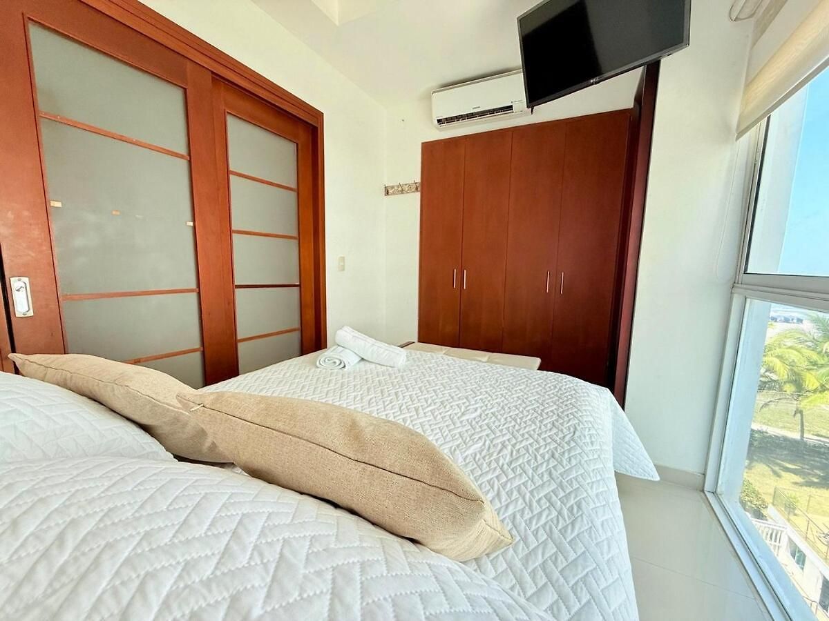 Apartamento frente al mar vistas panoramicas y piscina Apartamento *